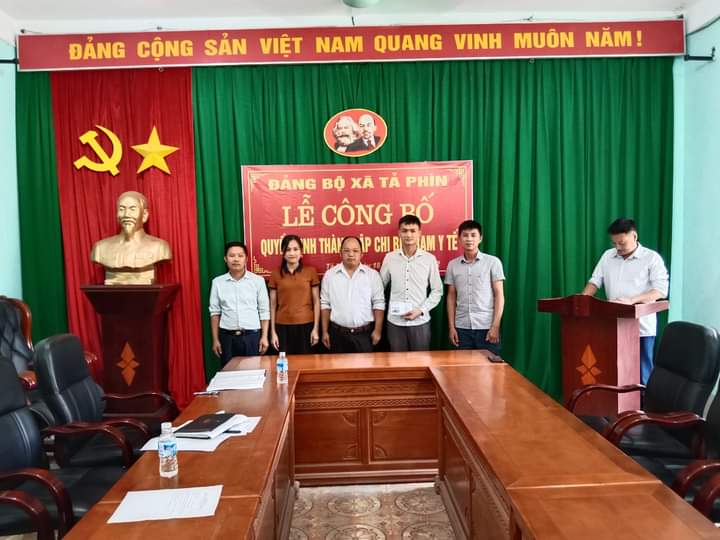 Đảng bộ xã Tả Phìn tổ chức Lễ công bố Quyết định thành lập chi bộ Trạm y tế