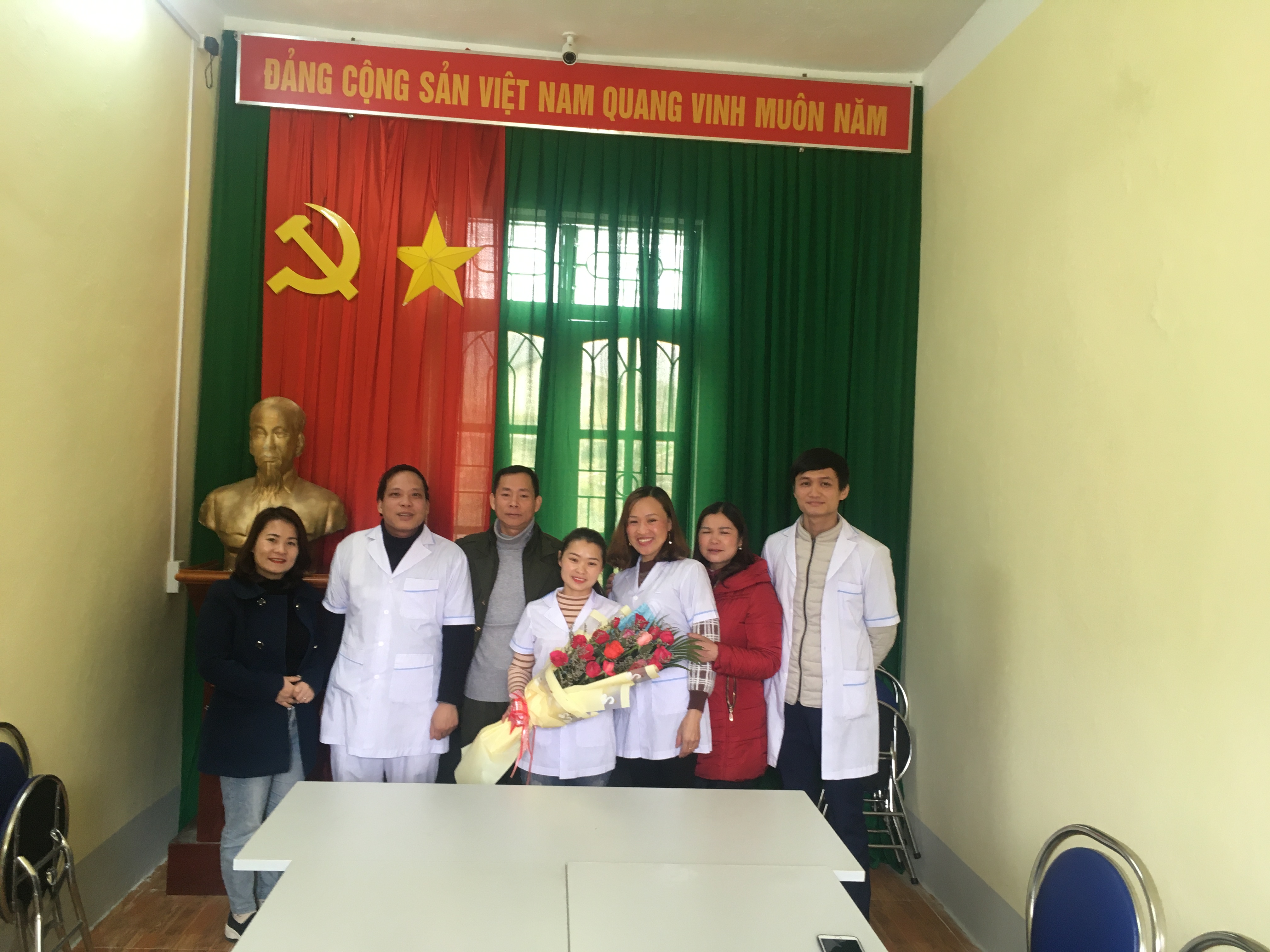 Xã Tả Phìn: Tổ chức đi thăm hỏi động viên nhân dịp 27 tháng 2 ngày thầy thuôc Việt Nam 27 tháng 2